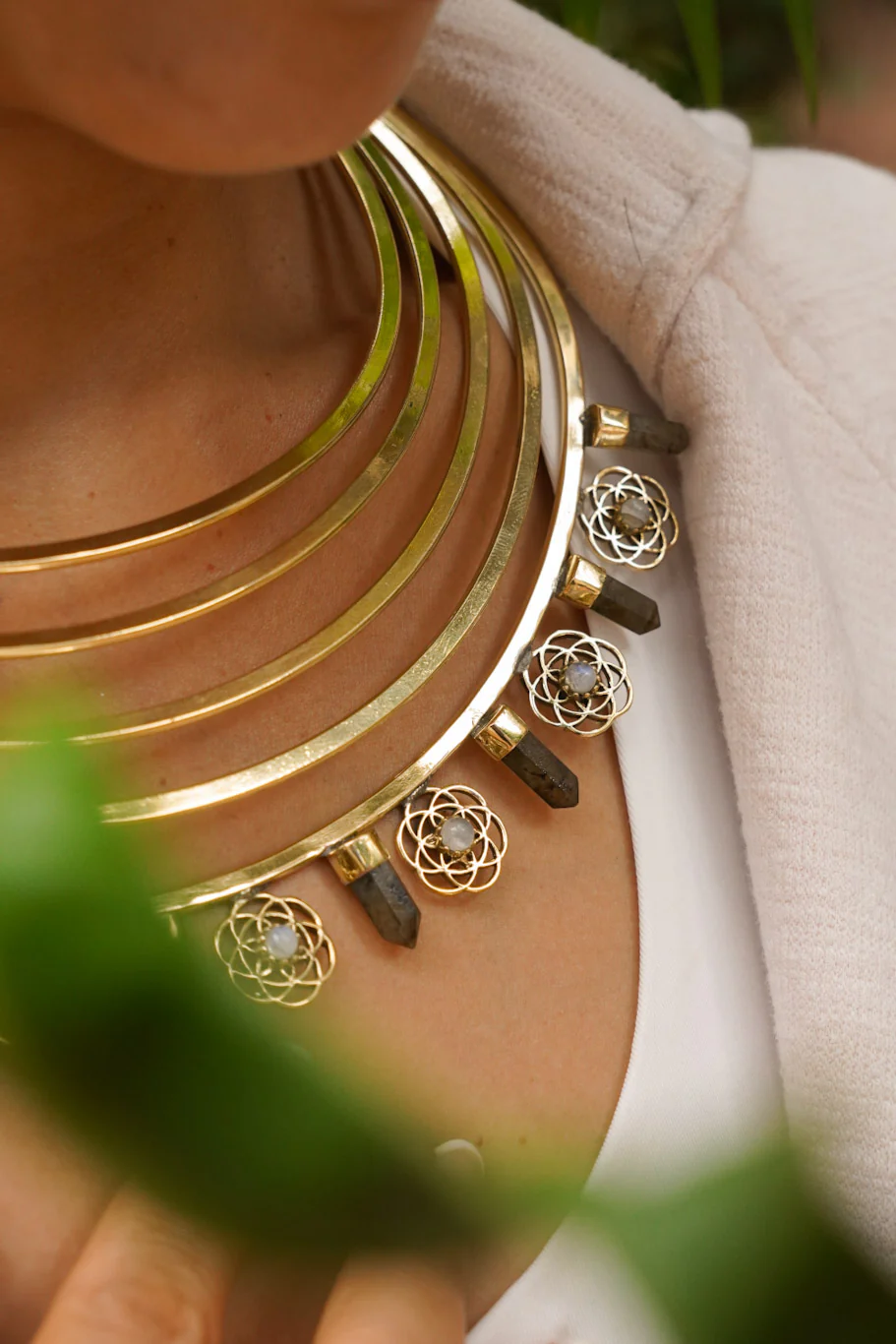Crown of labradorite brass necklace - Image 7
