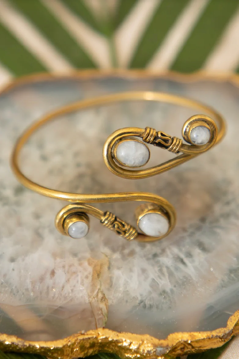 Infinity loop with moonstone. Adjustable brass bangle - Image 5