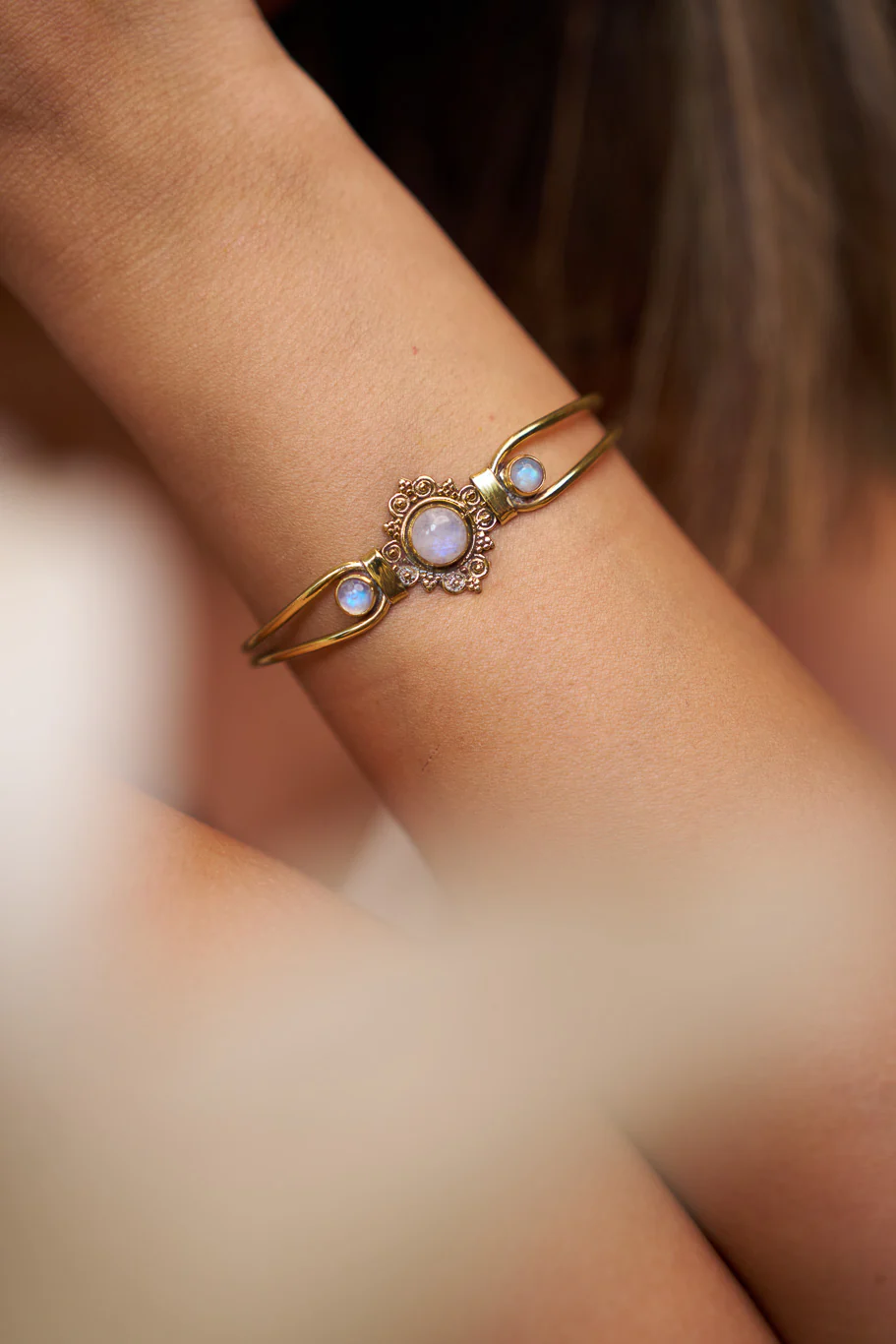 Moonstone Simona bangle - Image 2