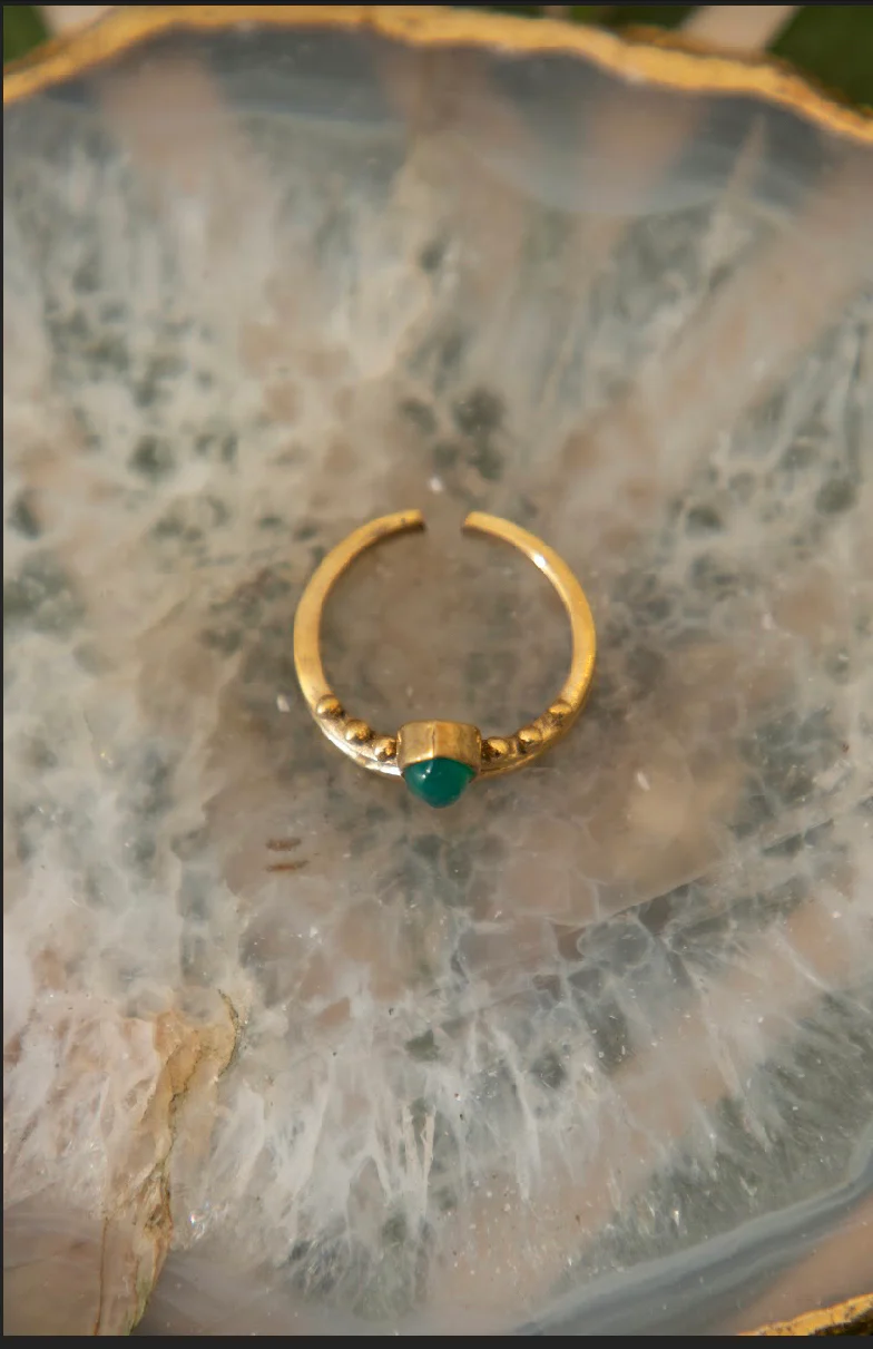 Vanki Brass Ring in green onyx. Adjustable. Size 5-7 - Image 4