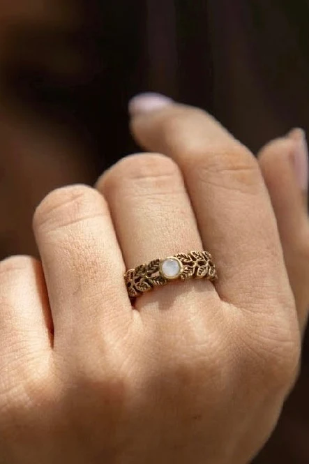Wreath of love adjustable brass ring 5-7